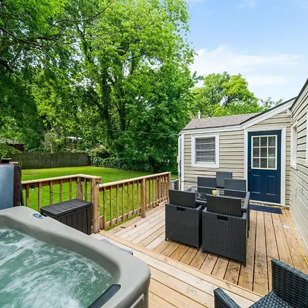 Next To Expo, 5 Beds, Hot-Tub, Corn Hole, Pets! Vila